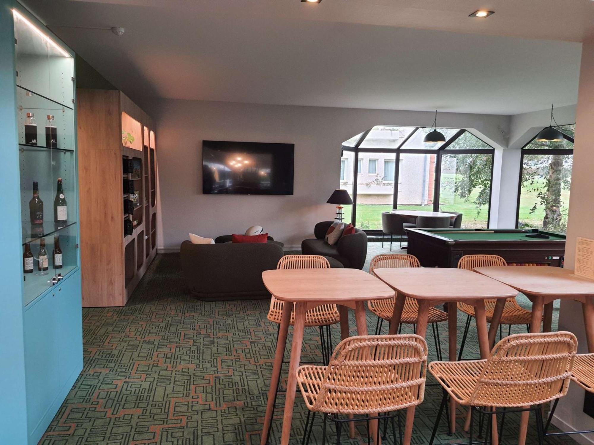 Ibis Styles Lisieux Normandie Bagian luar foto
