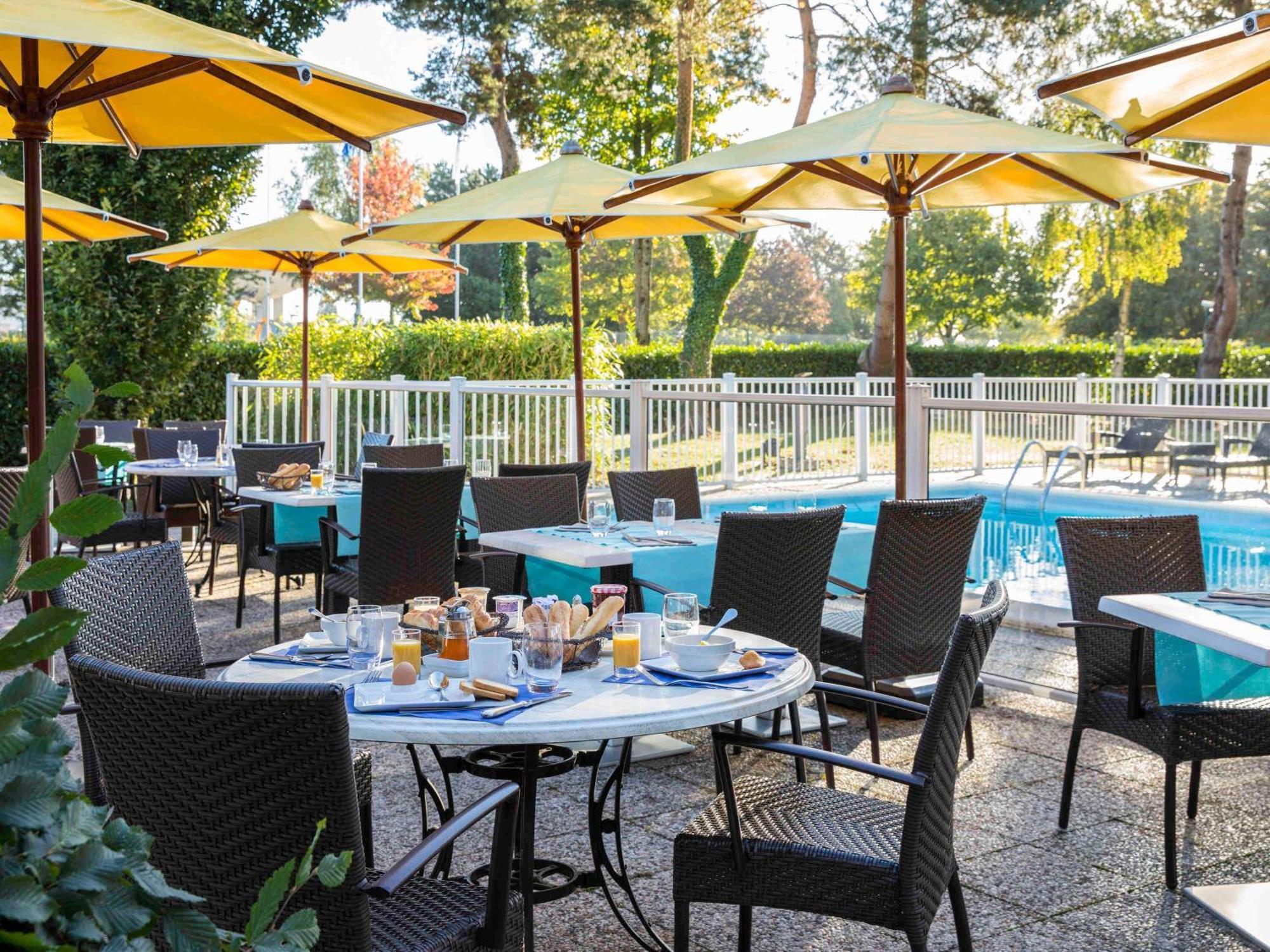 Ibis Styles Lisieux Normandie Bagian luar foto