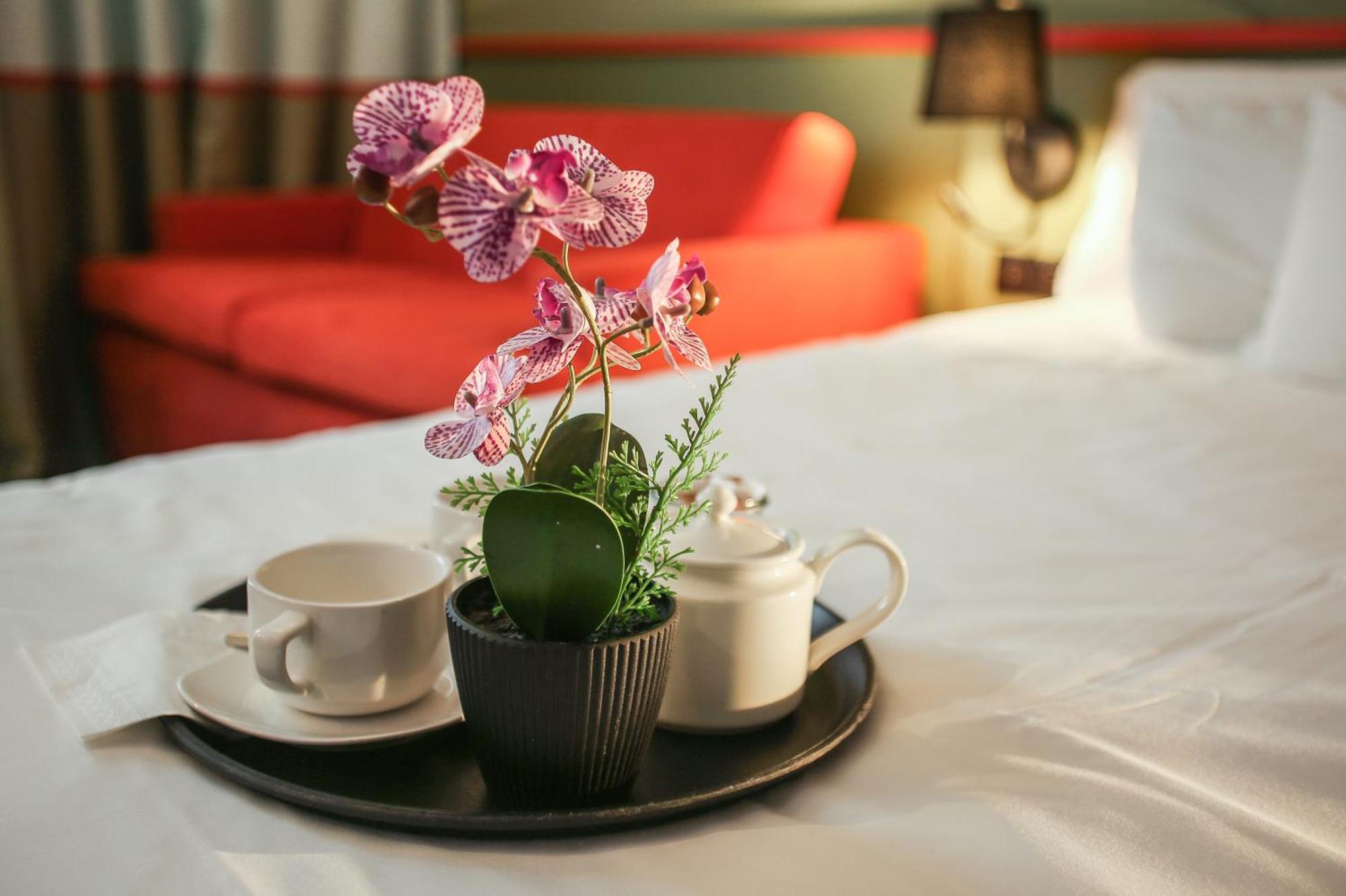 Ibis Styles Lisieux Normandie Bagian luar foto