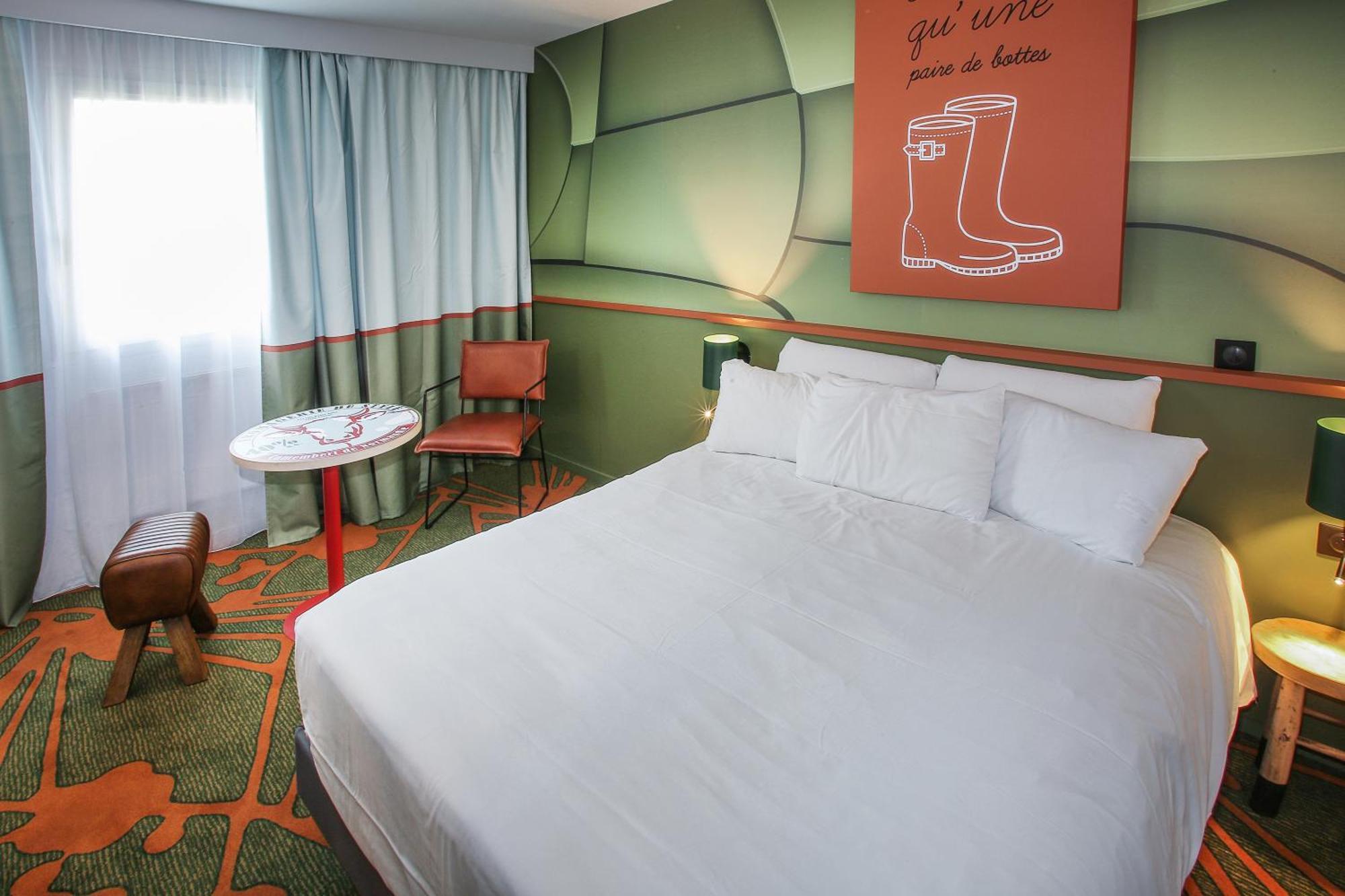 Ibis Styles Lisieux Normandie Bagian luar foto