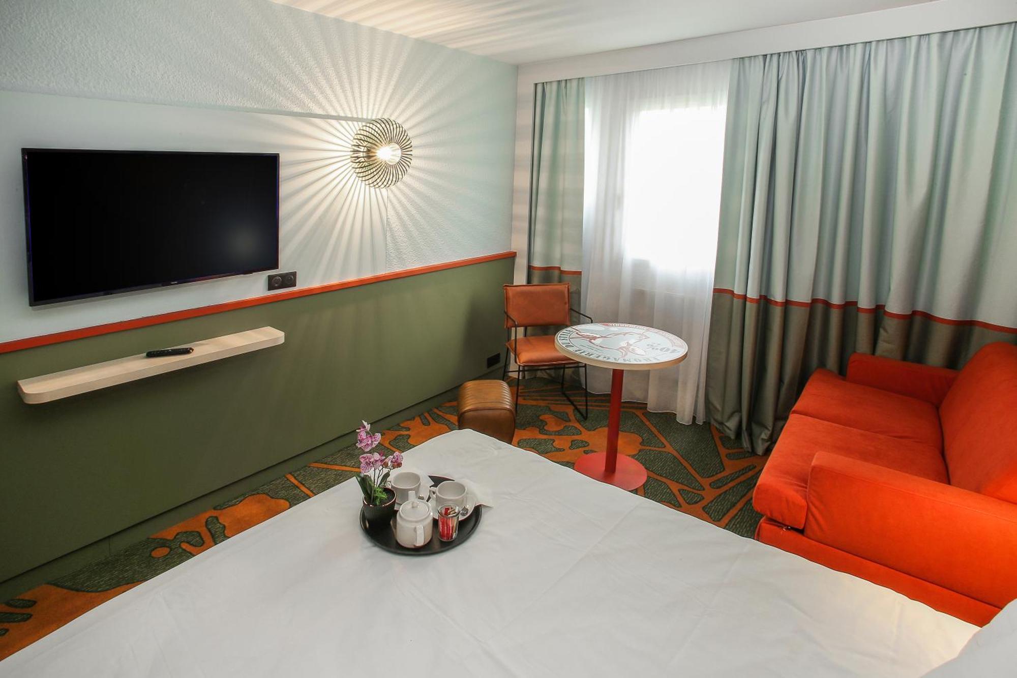 Ibis Styles Lisieux Normandie Bagian luar foto