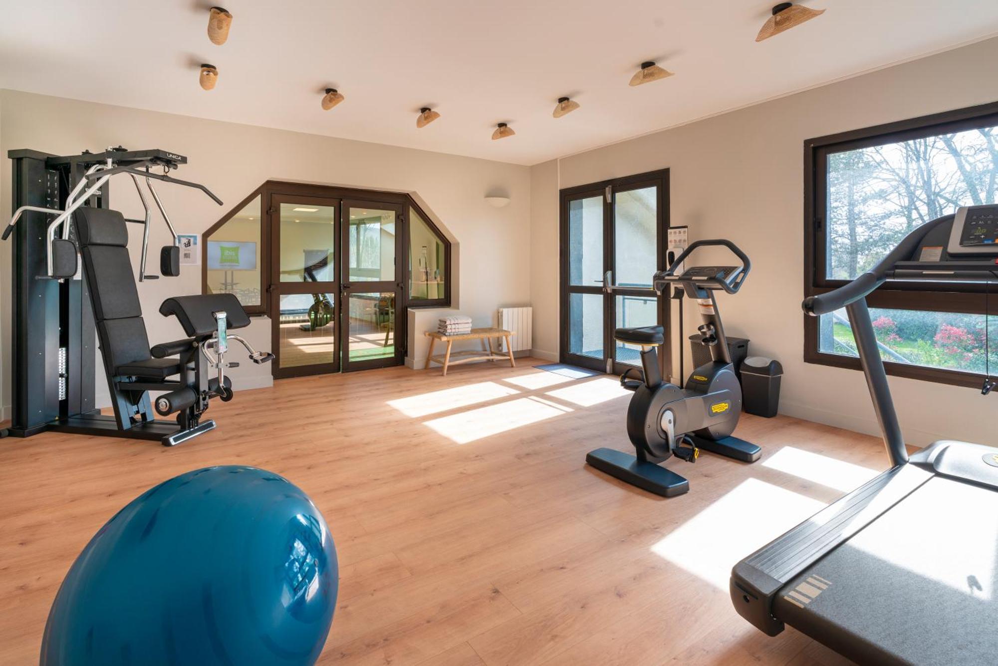 Ibis Styles Lisieux Normandie Bagian luar foto
