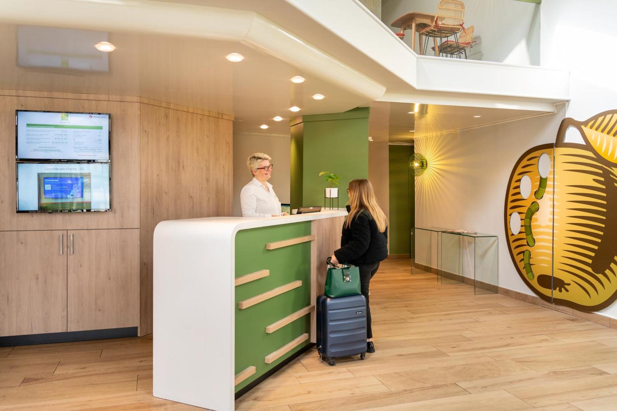 Ibis Styles Lisieux Normandie Bagian luar foto
