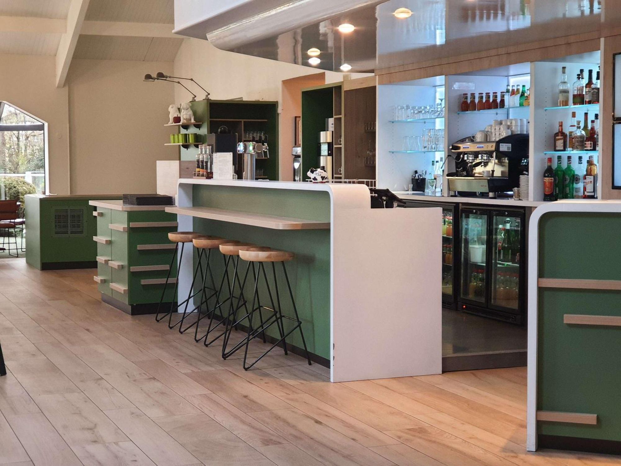 Ibis Styles Lisieux Normandie Bagian luar foto
