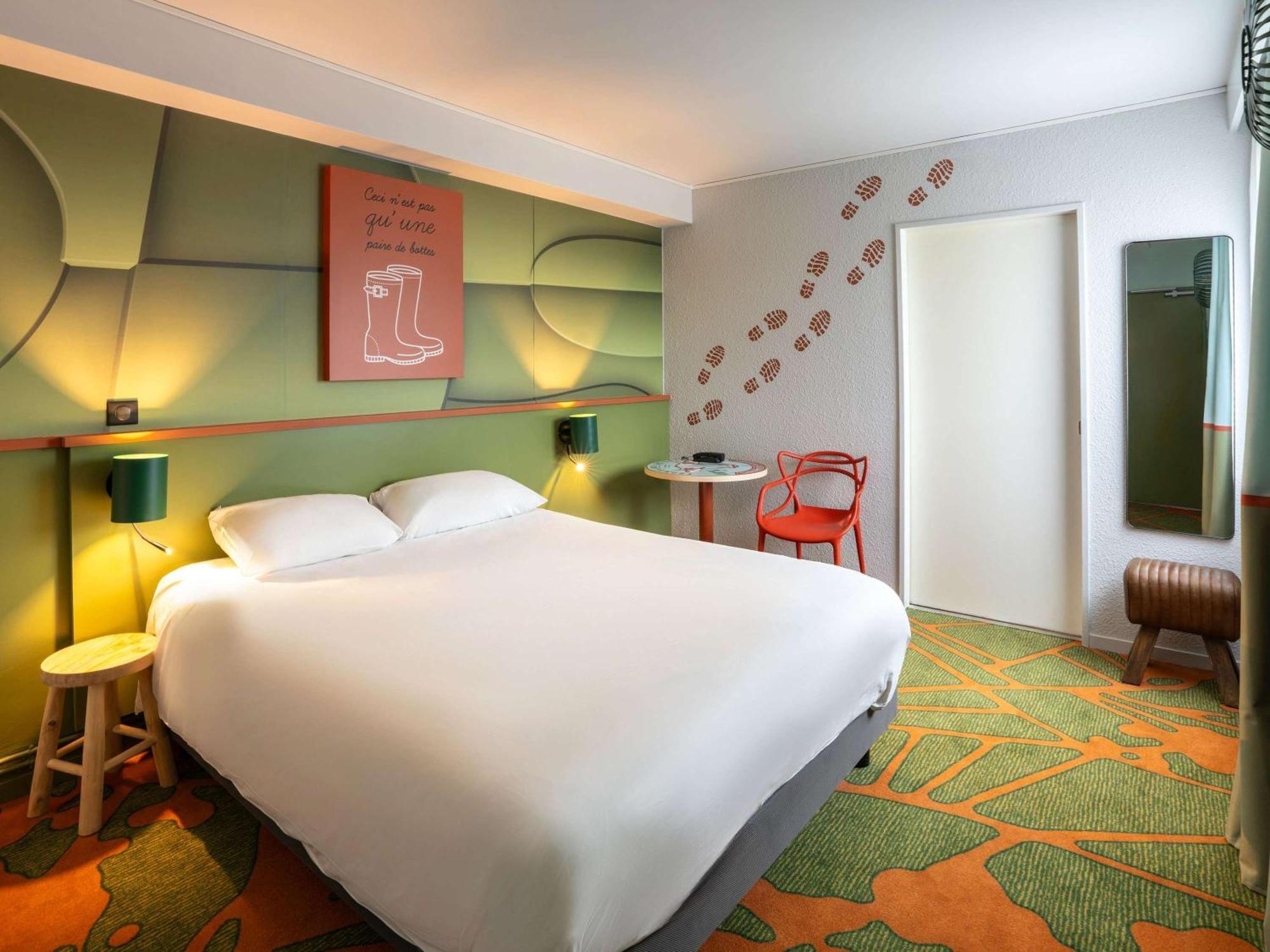 Ibis Styles Lisieux Normandie Bagian luar foto